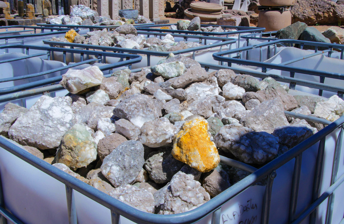 decorative-rocks-20